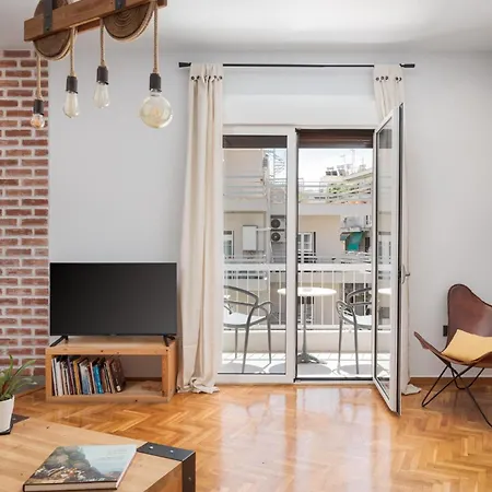 Acropolis Atmospheric Apartment