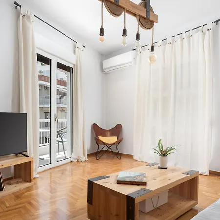Acropolis Atmospheric Apartment